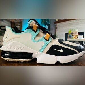 Nike Air Max Men’s Running Shoe - Black & Cream with Teal Accents